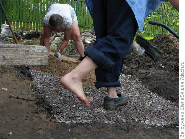 Кладем очередной слой, утаптываем...