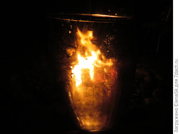 Костер в бокале (без фотошопа), разбила несколько бокалов снимая...