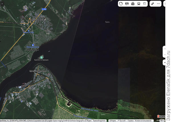 Там масштабная линейка в правом нижнем углу, что есть 700 метров, Нева во многих местах - шире.