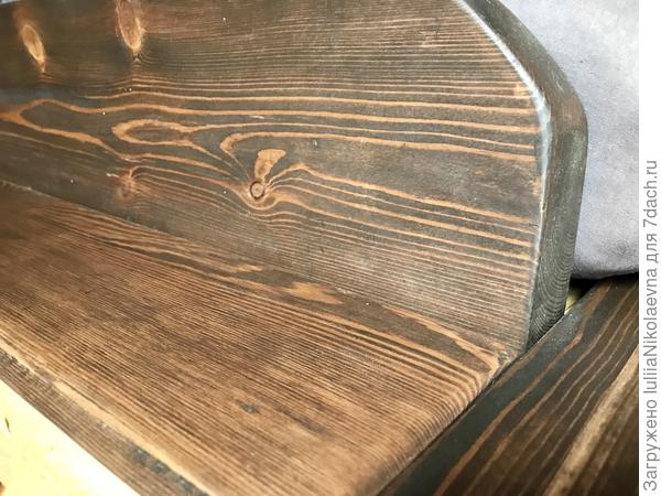 Вот так это масло на другом изделии выглядит. Получается как-бы полированная поверхность. Не блеск, а сатиновый эффект