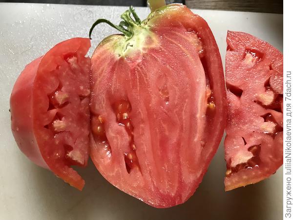 Ясно-понятно. Есть пустоты. На вкус - не пять баллов, но вполне себе хорошо. Семечки взяла, но подумаю, давать ли ему ещё шанс на следующий год