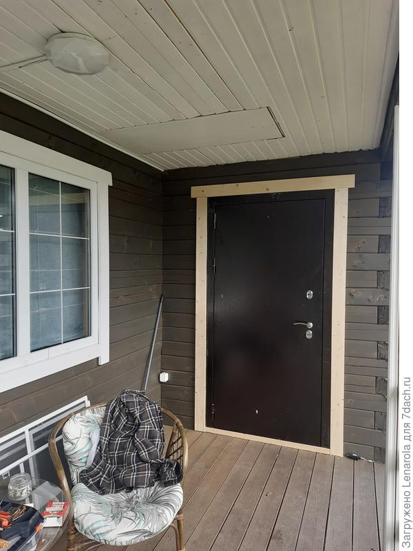 Наличники на входной двери