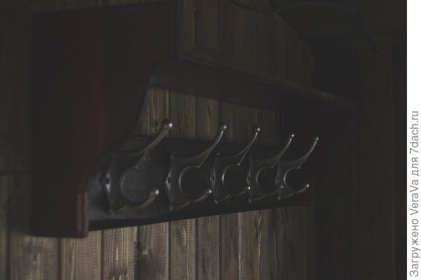 Темно и кажется, что не жарко