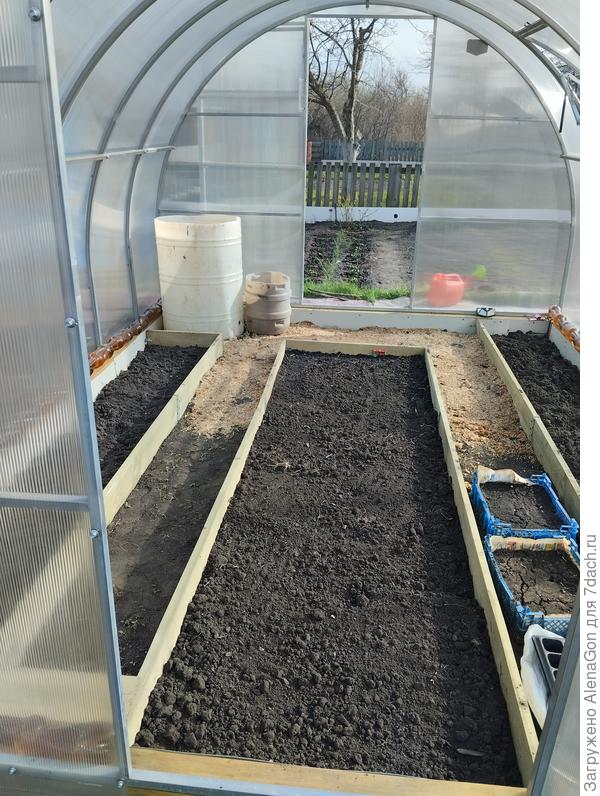 Теплица в апреле