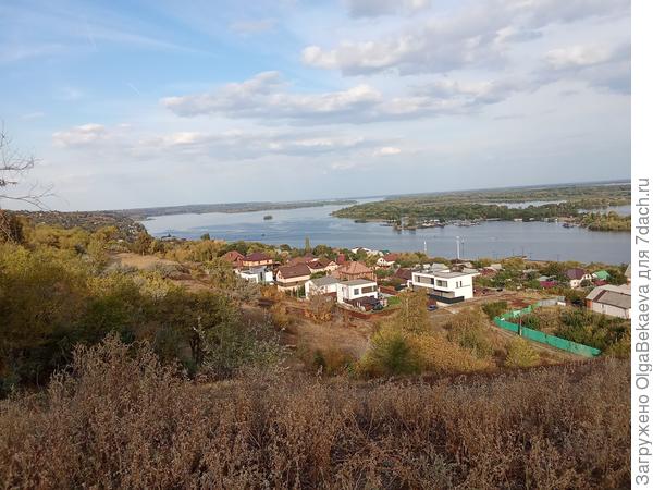 Здесь виднеется новый мост через Волгу