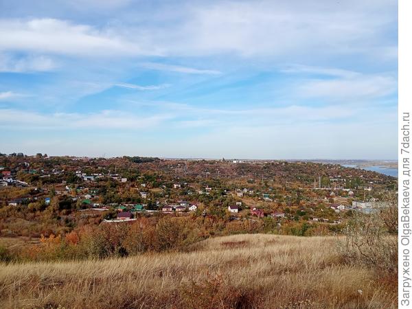 Вид на дачи.