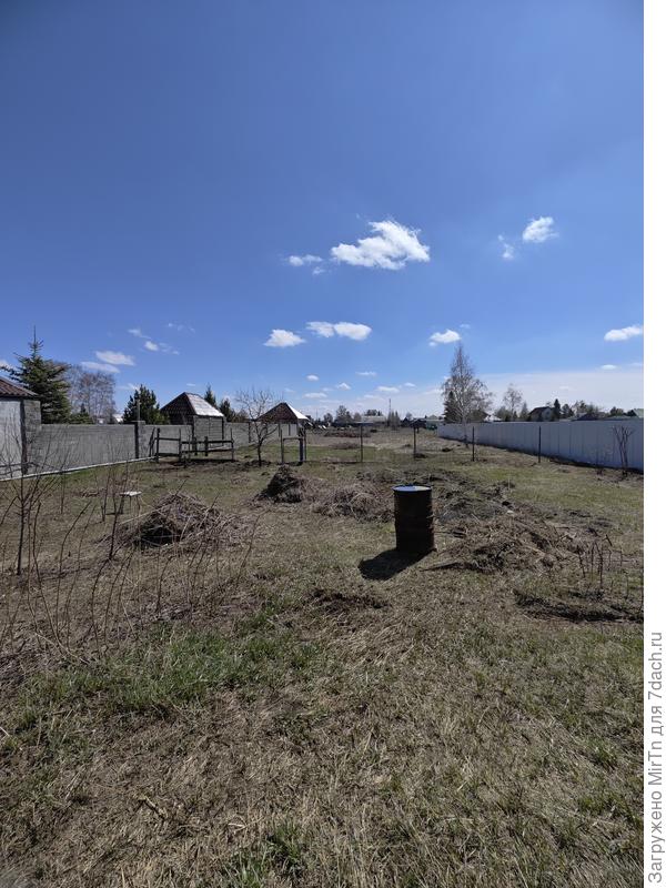 12 часов дня, начало мая.