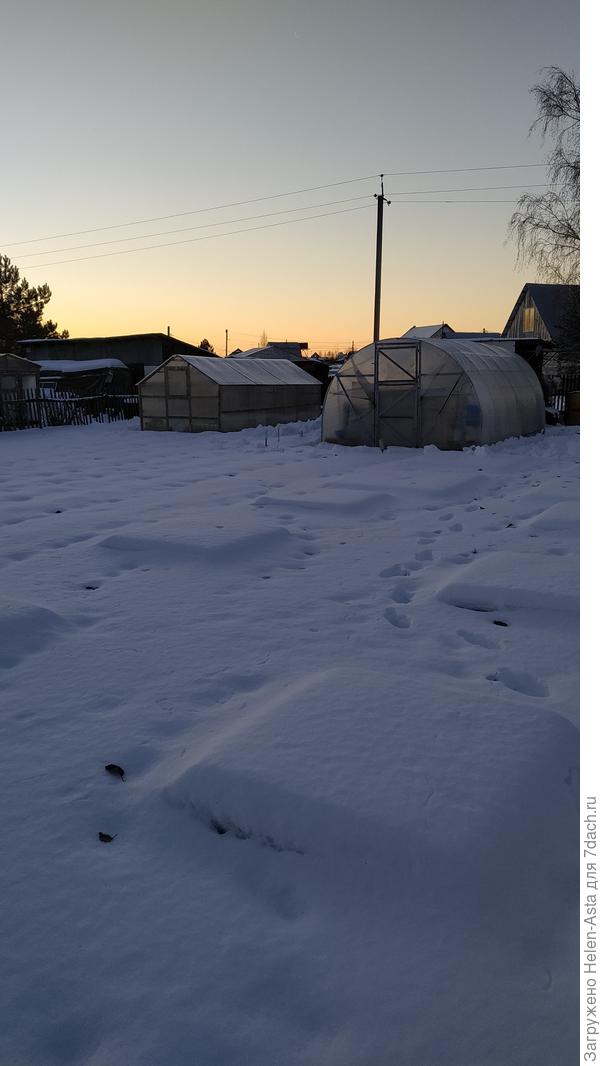 17.11.2025 После оттепели снег просел и покрылся коркой