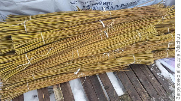 Так выглядят отсортированные прутики по размеру и толщине. Каждая пачка по 100 шт.