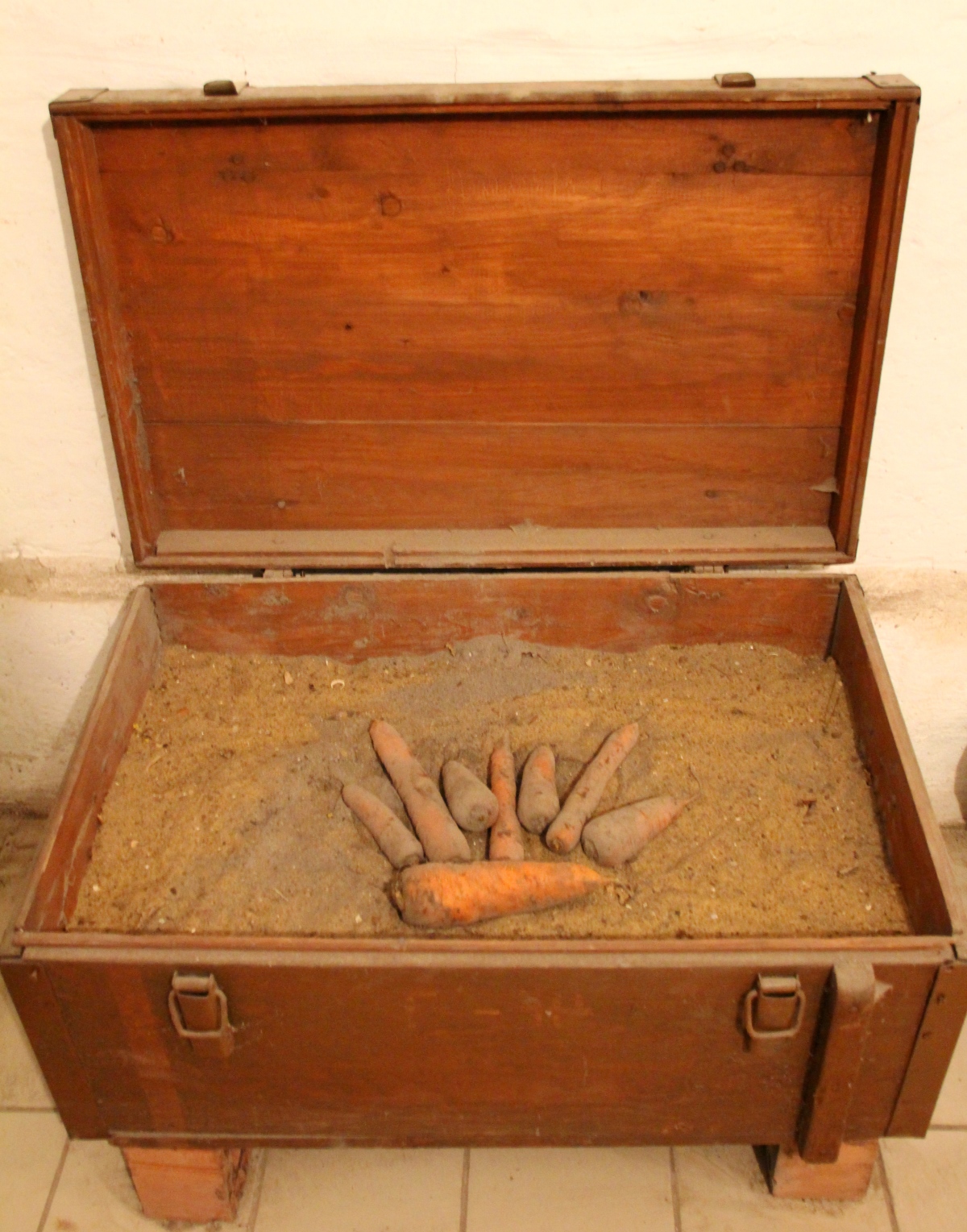 Ящик для хранения картошки в погребе