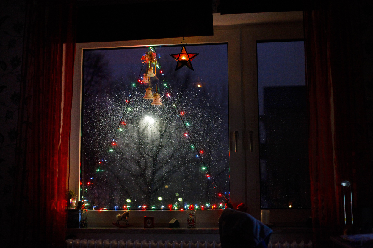 Елка на окне