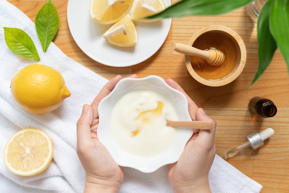 Питательные маски для рук готовятся из доступных продуктов