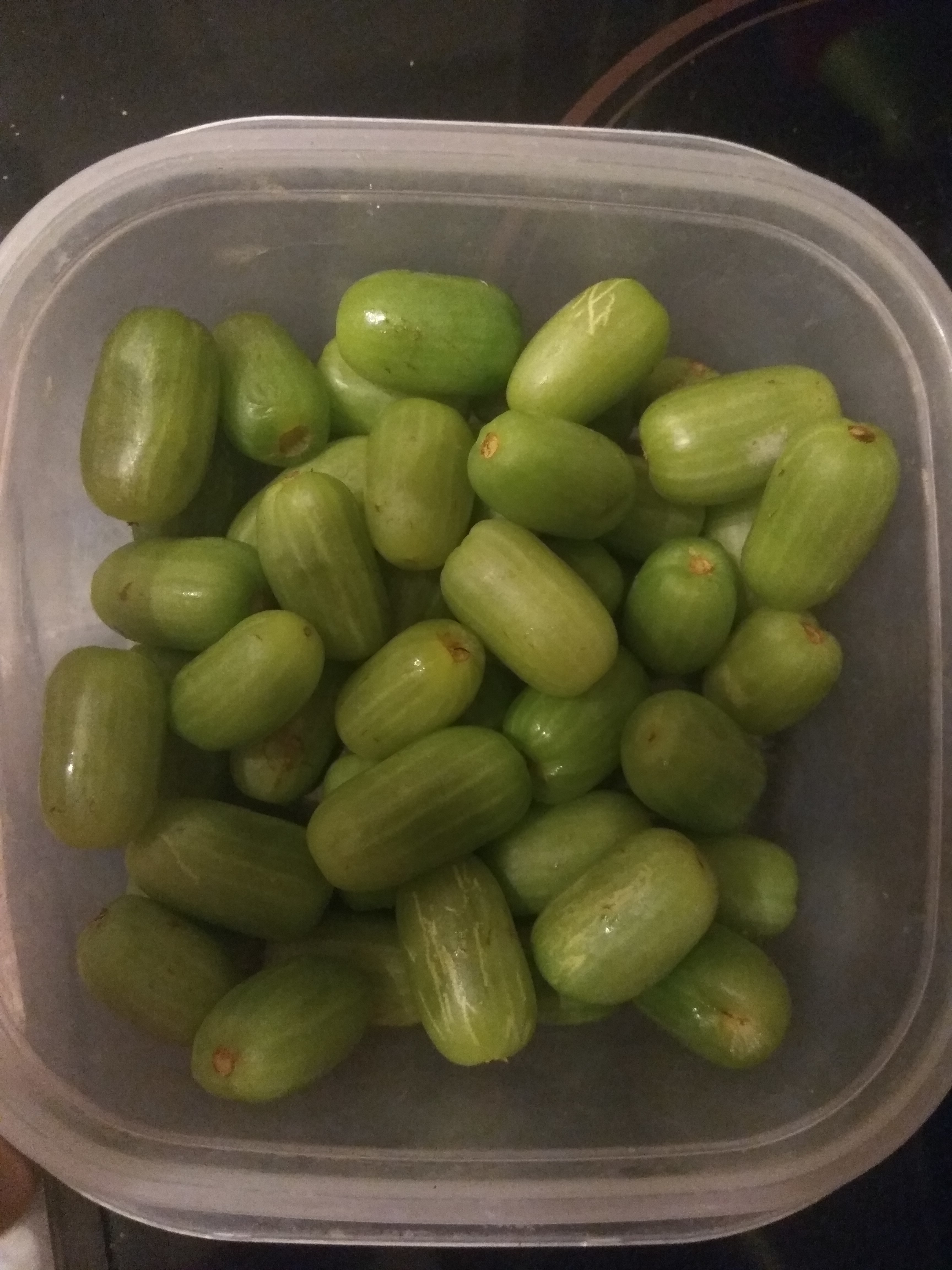 В обработанном виде в холодильнике свежая ягода может храниться 7-10 дней