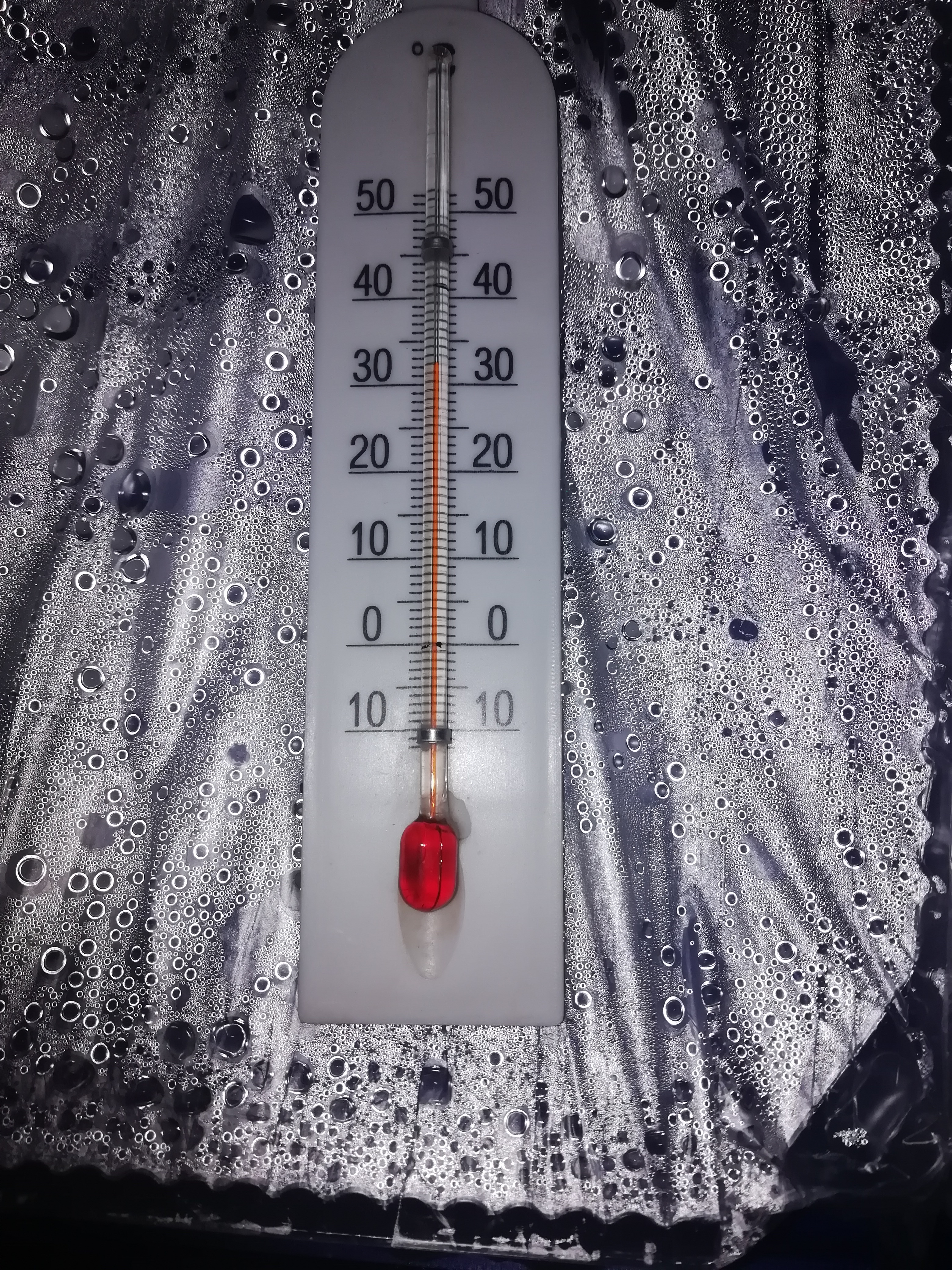 Температура в ёмкостях, соответственно, нагревается до +32°С и остаётся стабильной 