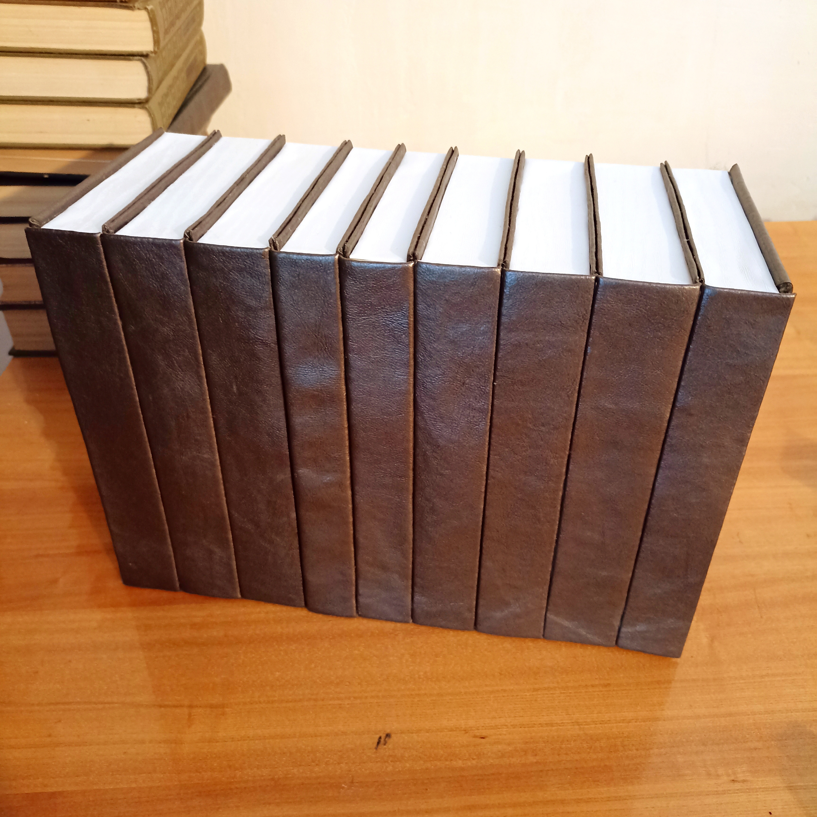 9 «книг»