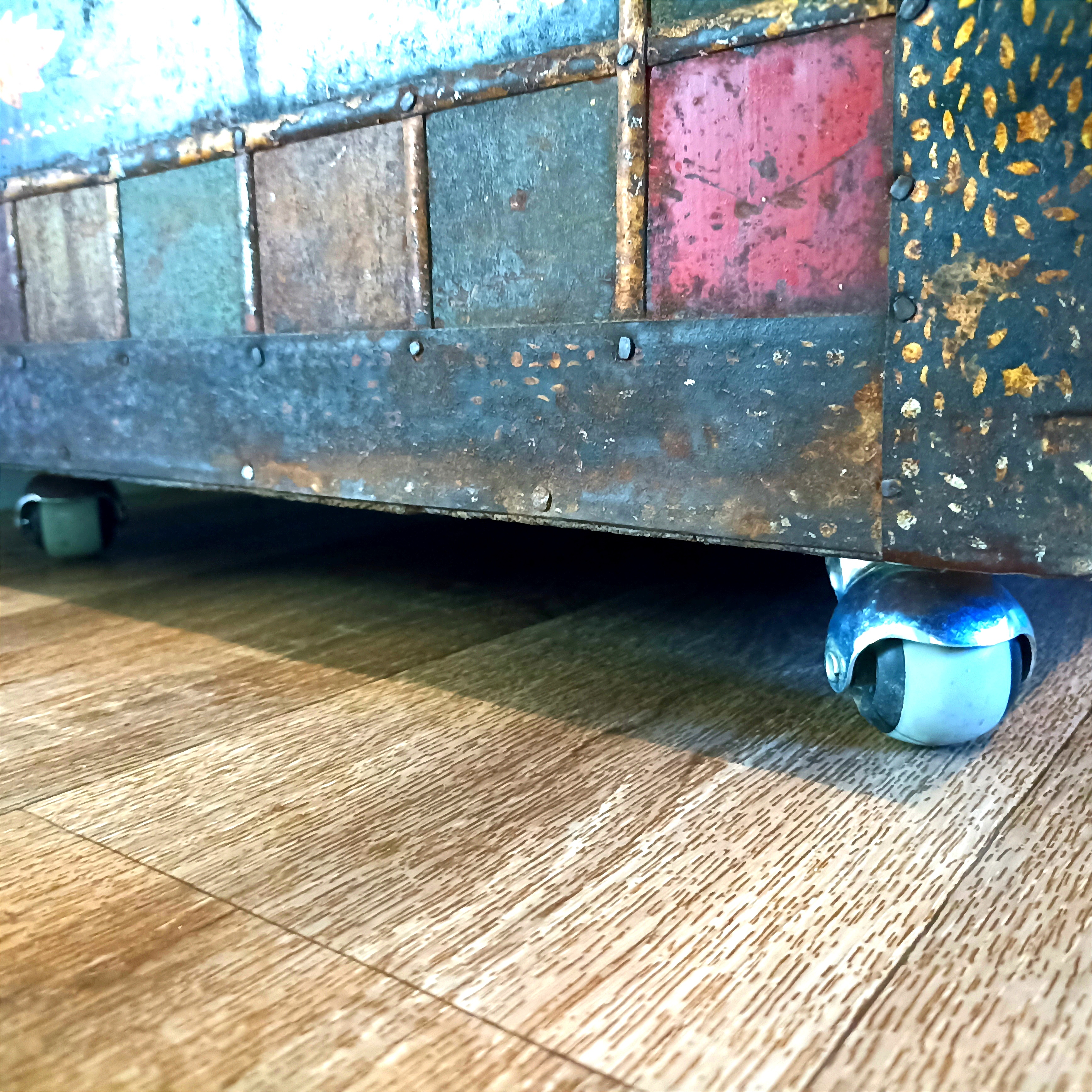 Колесики на полу