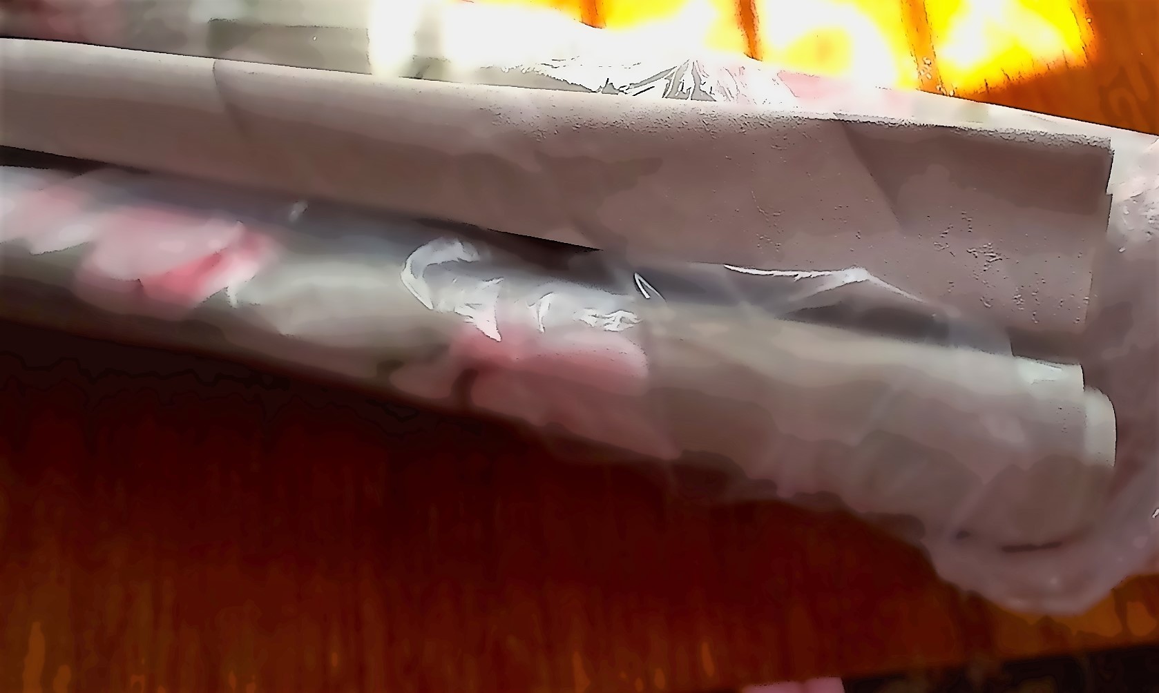 Остатки старых обоев 