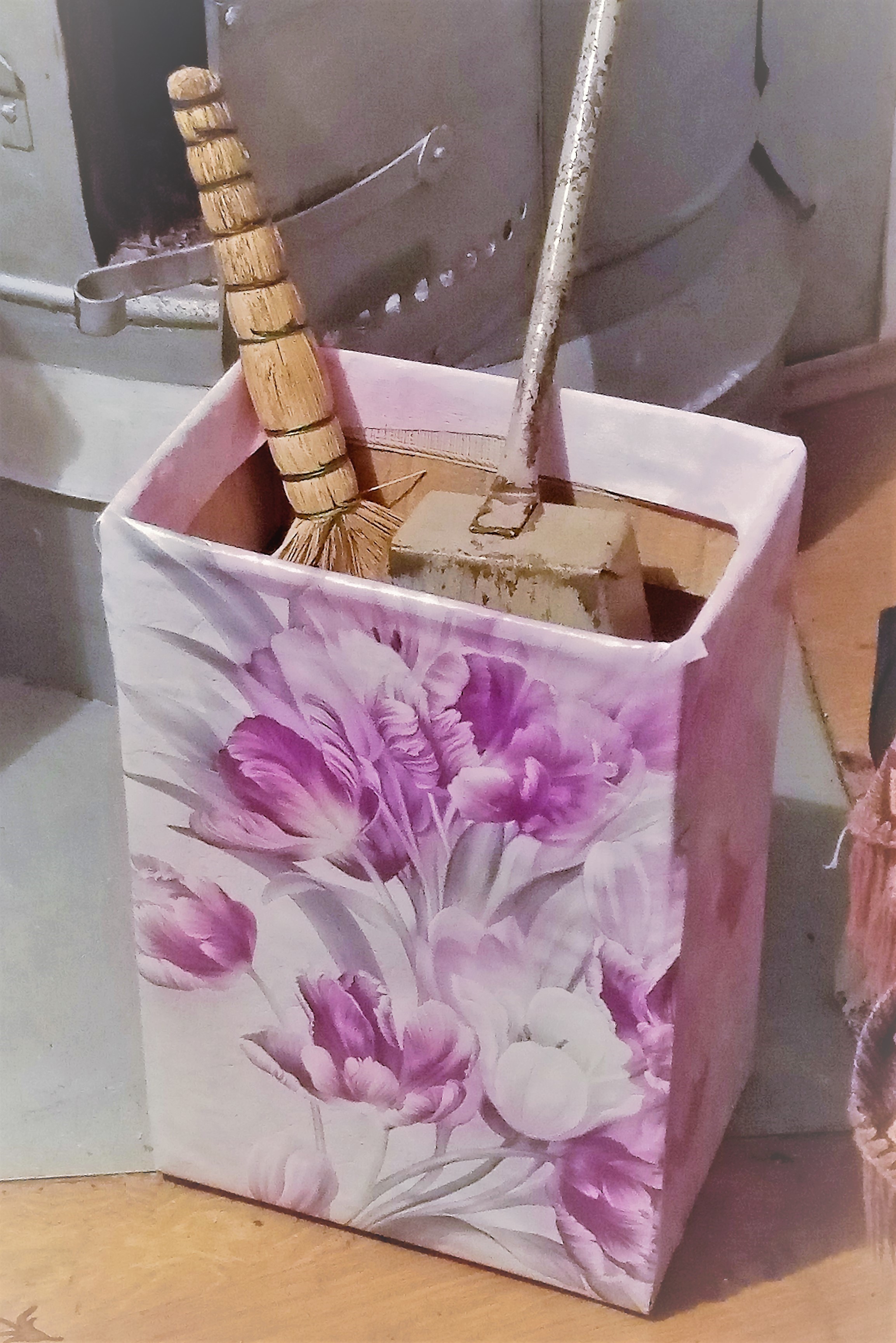 Коробка для веника и совка